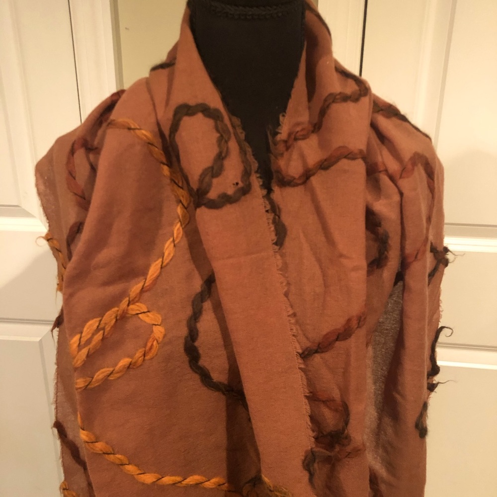 RENEE’S New York scarf great fall color